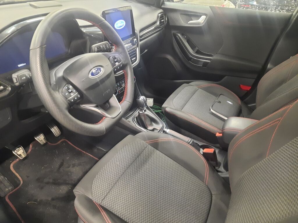 Ford Puma 2021 Musta
