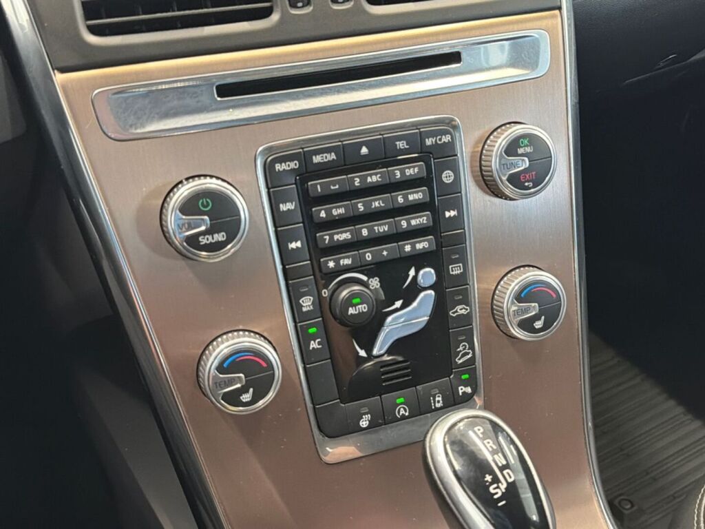 Volvo XC60 2017 Musta