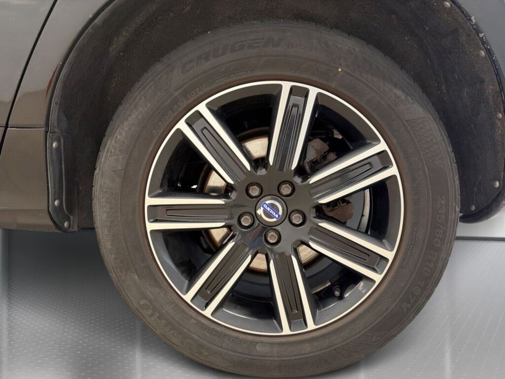 Volvo XC60 2017 Musta