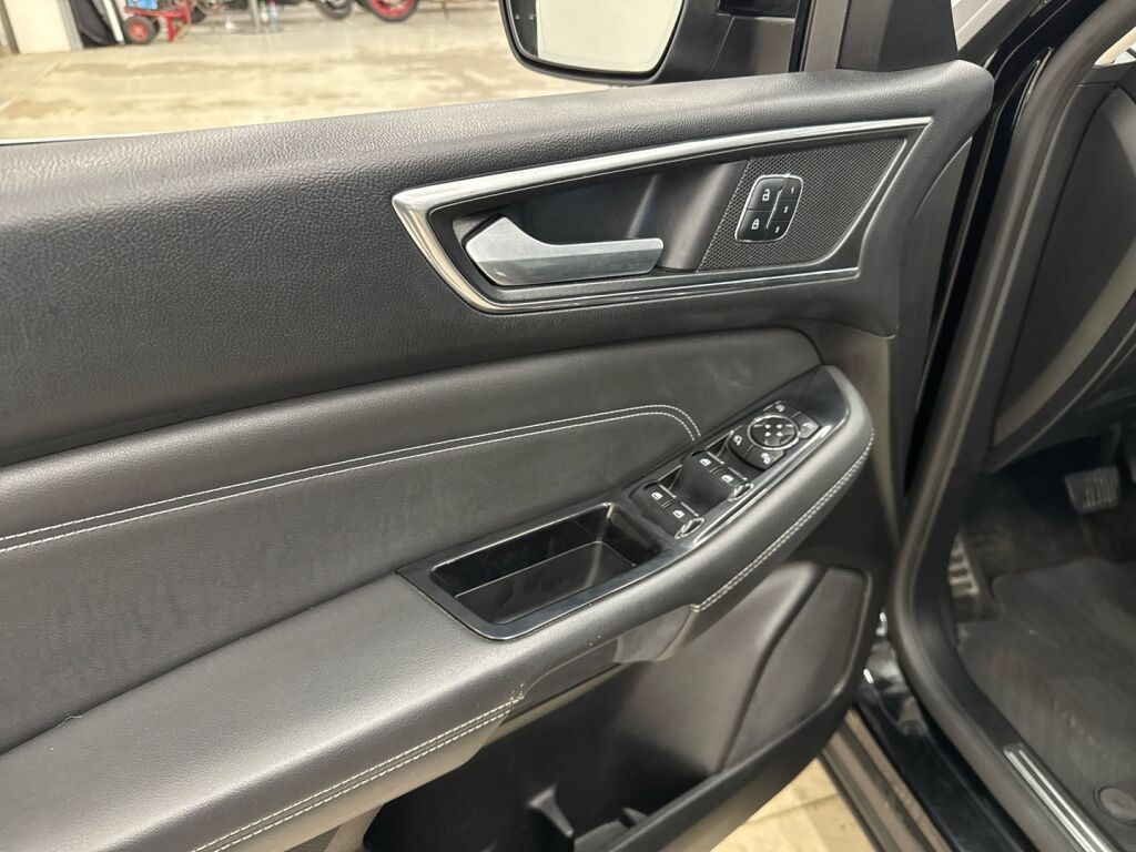 Ford S-Max 2017 Musta