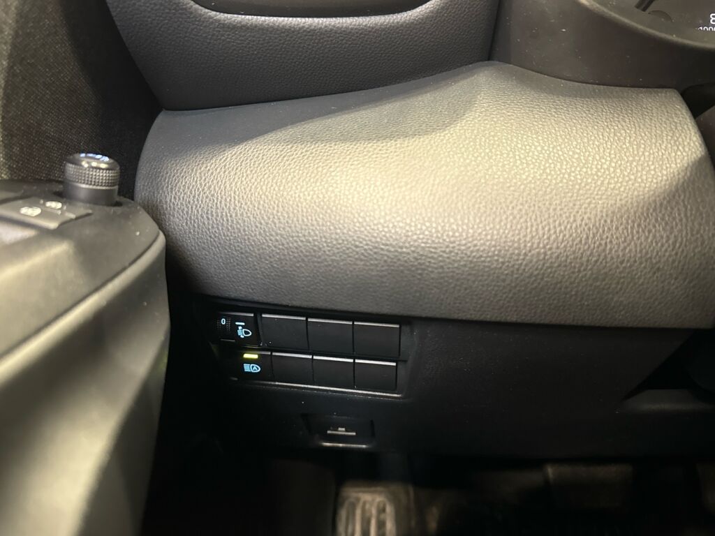 Toyota Yaris 2021 Musta