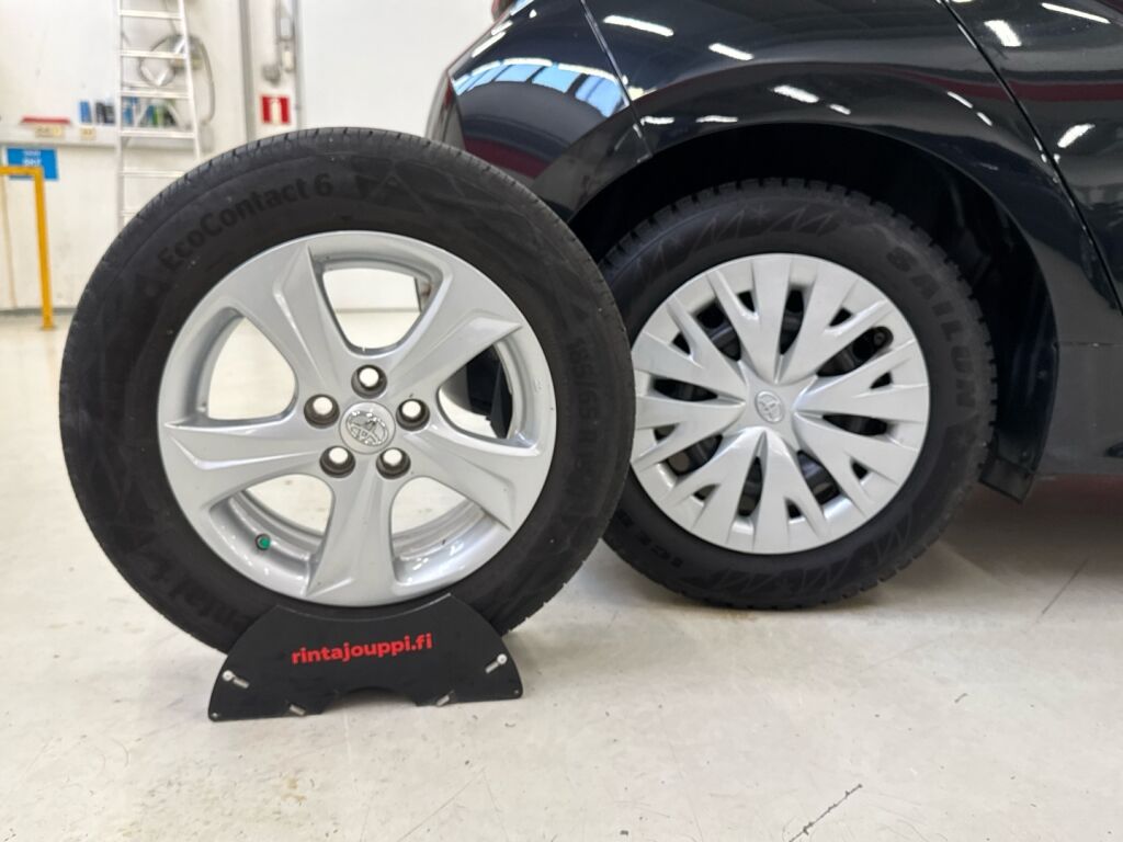 Toyota Yaris 2021 Musta