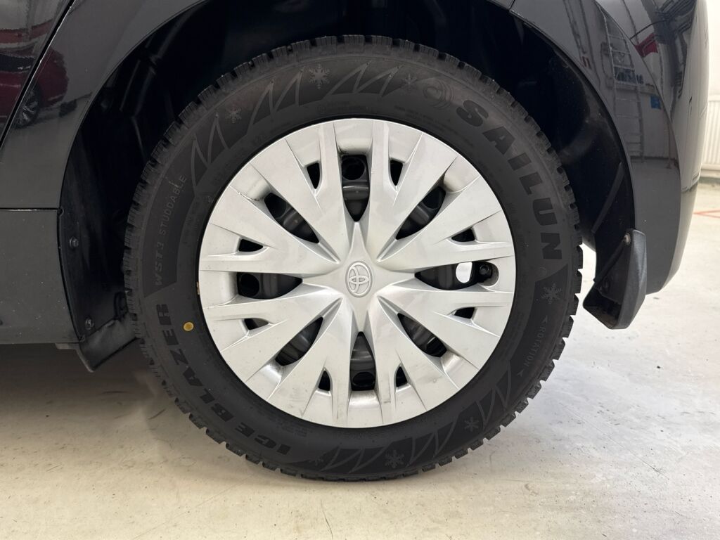 Toyota Yaris 2021 Musta