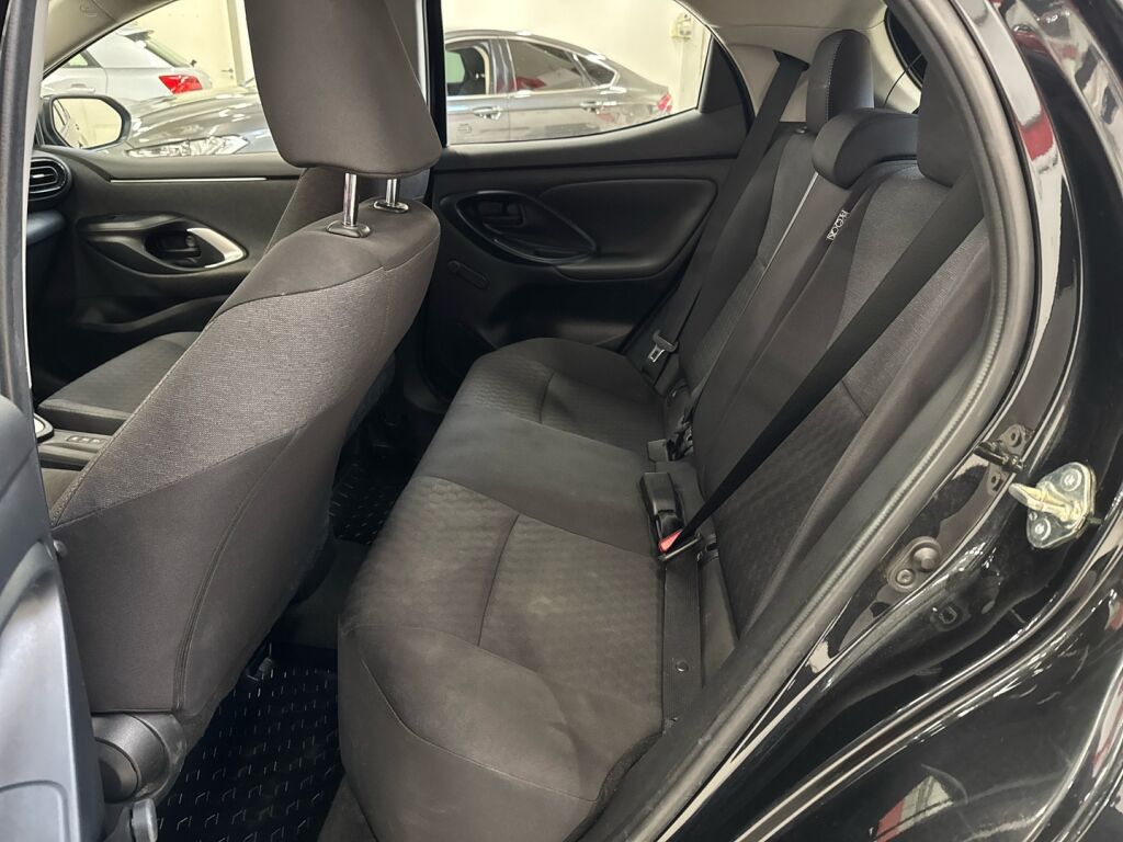 Toyota Yaris 2021 Musta