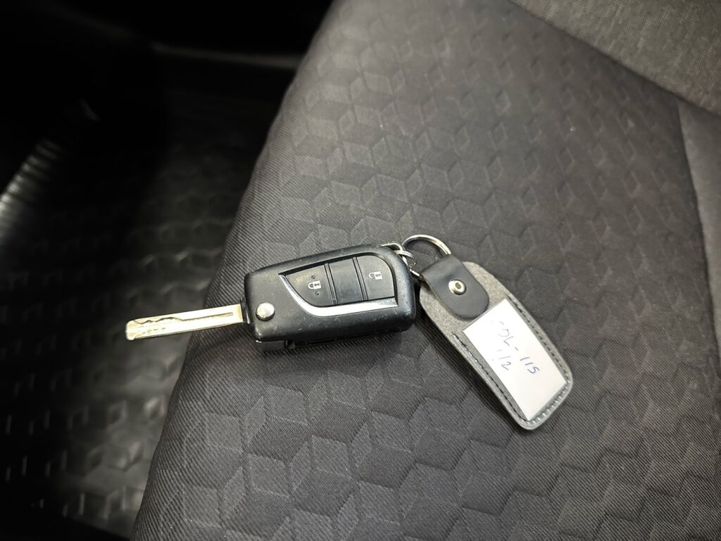 Toyota Yaris 2021 Musta