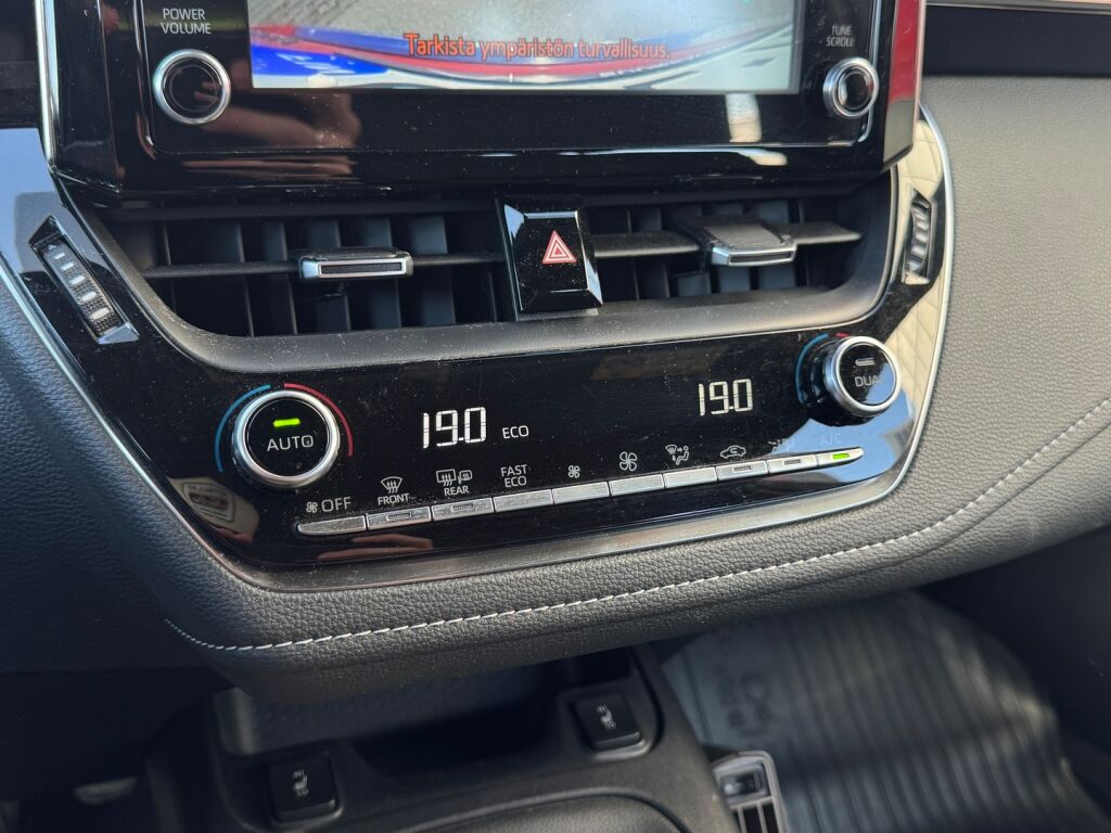 Toyota Corolla 2021 Punainen