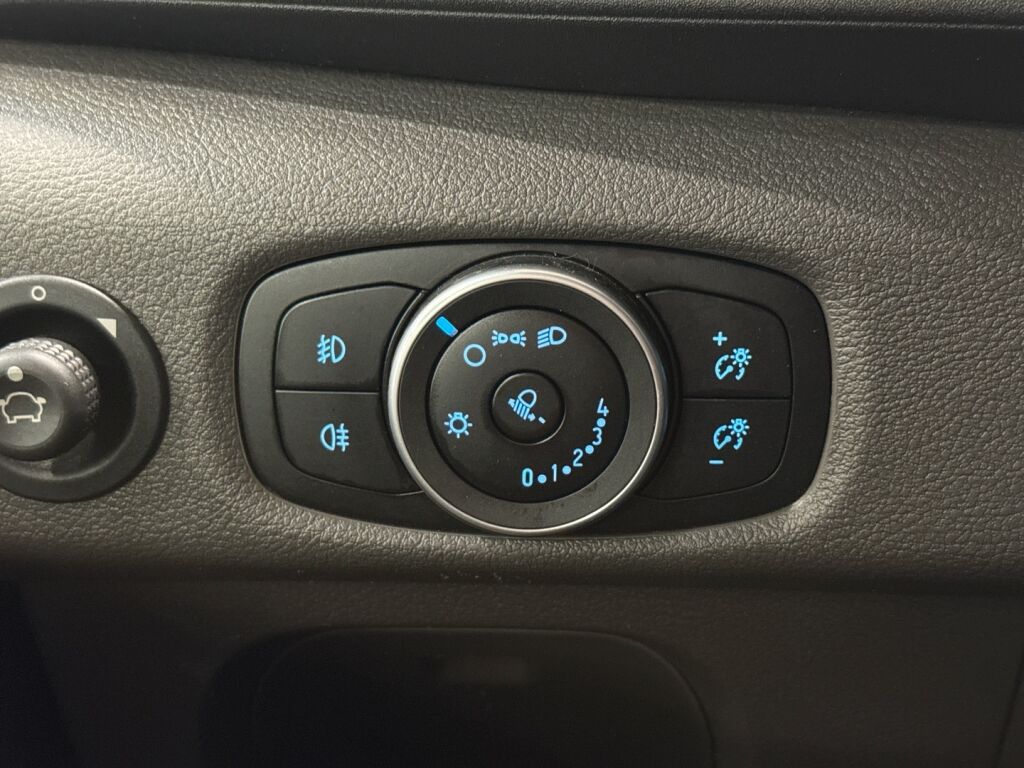 Ford Transit 2021 Valkoinen