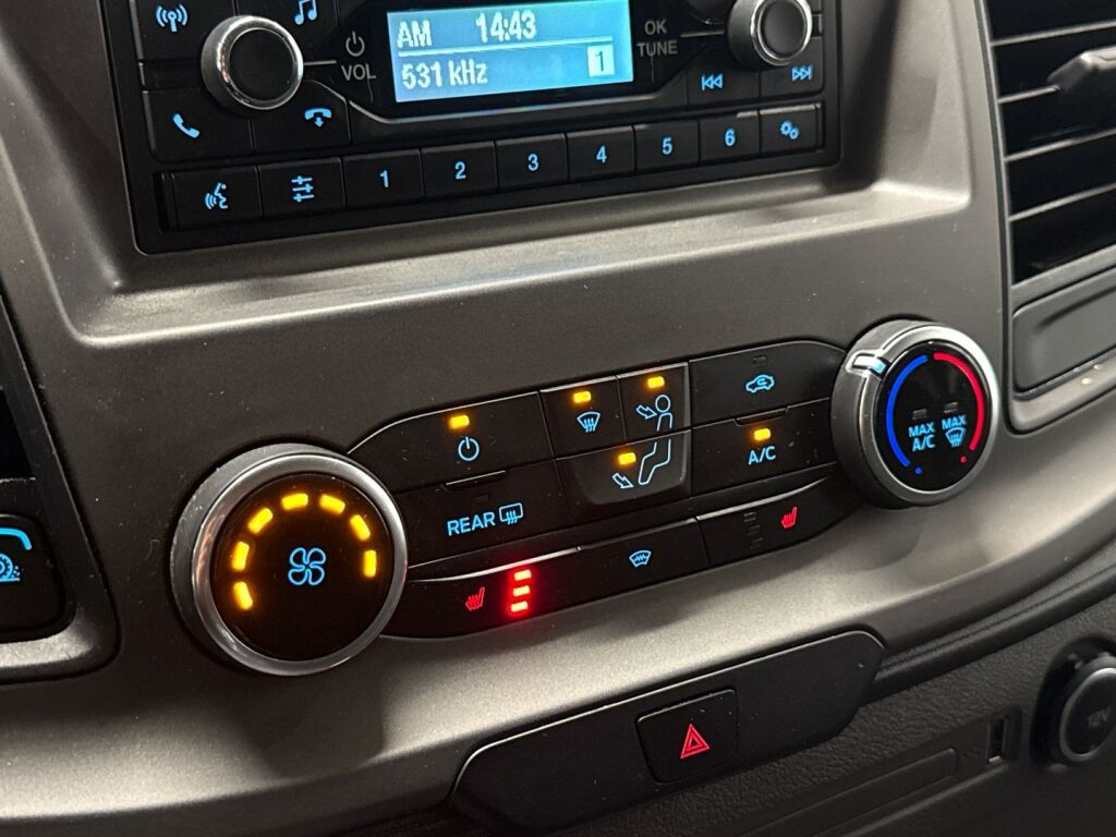 Ford Transit 2021 Valkoinen