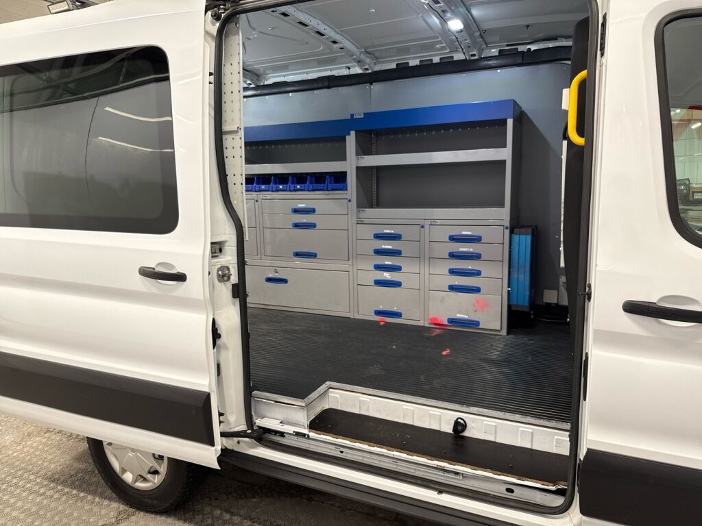 Ford Transit 2021 Valkoinen