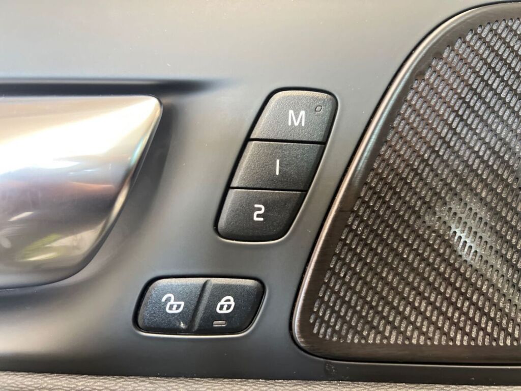 Volvo V60 2022 Harmaa