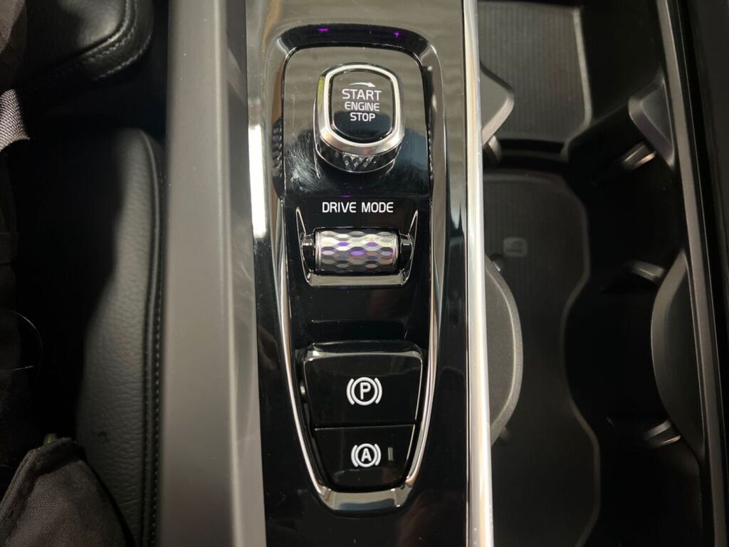 Volvo V60 2022 Harmaa