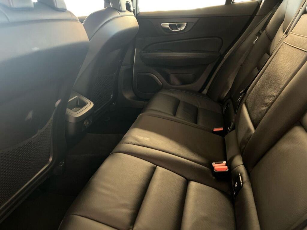Volvo V60 2022 Harmaa
