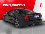 Volvo S60 2021 Musta