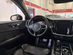 Volvo S60 2021 Musta