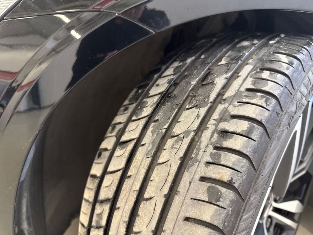Volvo S60 2021 Musta