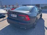Volvo S60 2021 Musta