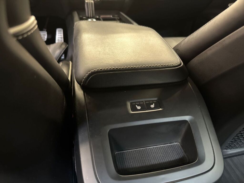 Volvo S60 2021 Musta