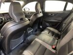 Volvo S60 2021 Musta