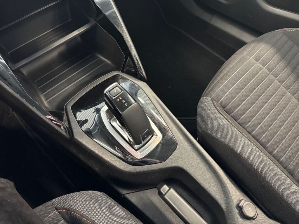 Peugeot 2008 2020 Harmaa