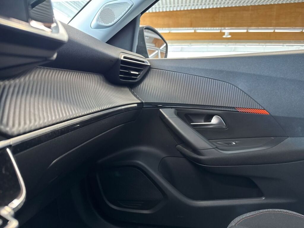 Peugeot 2008 2020 Harmaa