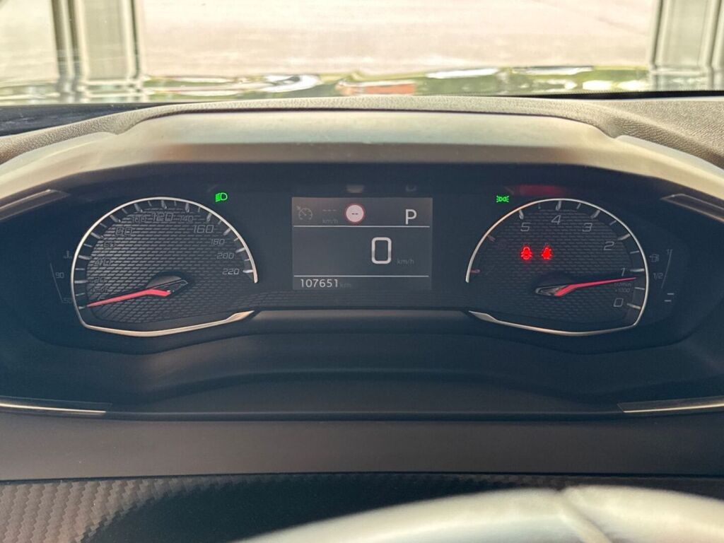 Peugeot 2008 2020 Harmaa