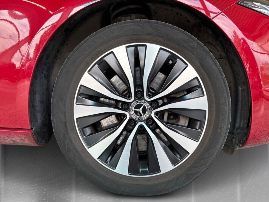 Mercedes-Benz A 2020 Punainen