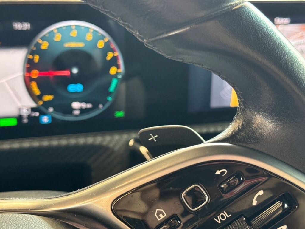Mercedes-Benz A 2020 Punainen