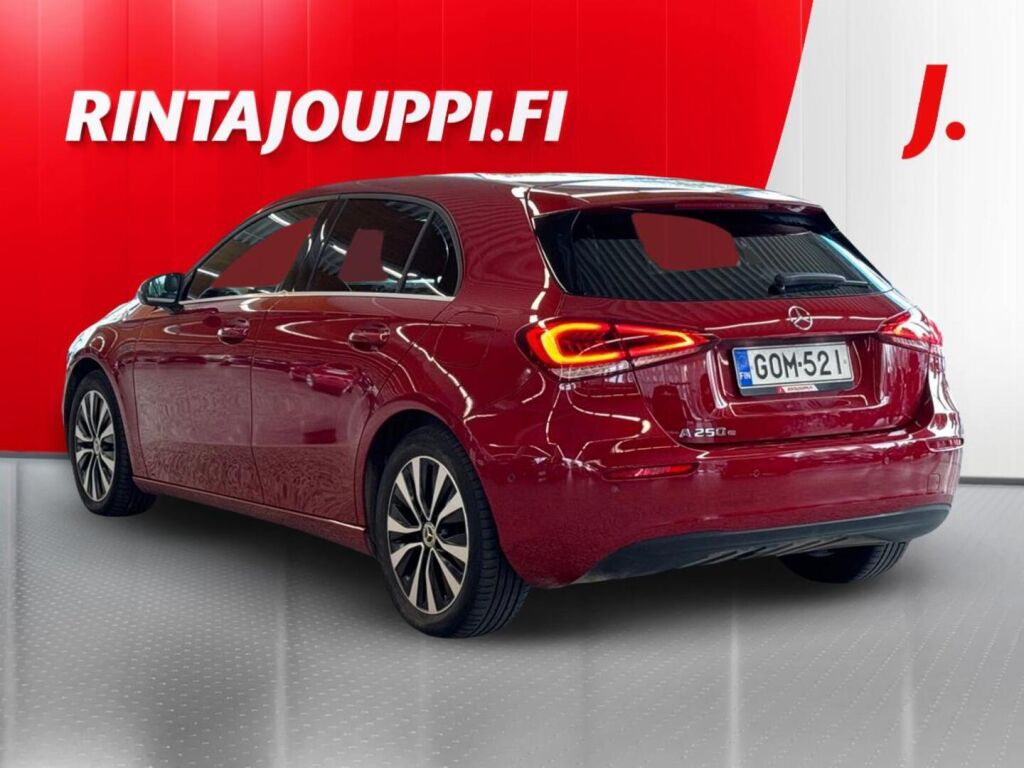 Mercedes-Benz A 2020 Punainen