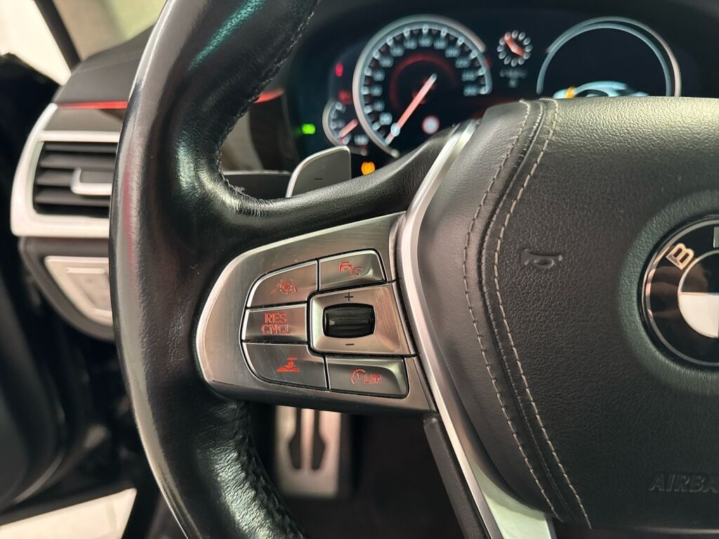 BMW 740 2016 Musta