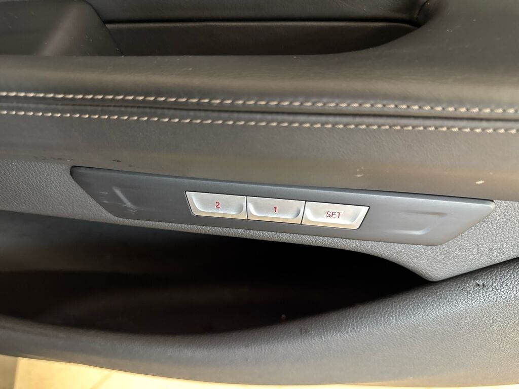 BMW 740 2016 Musta