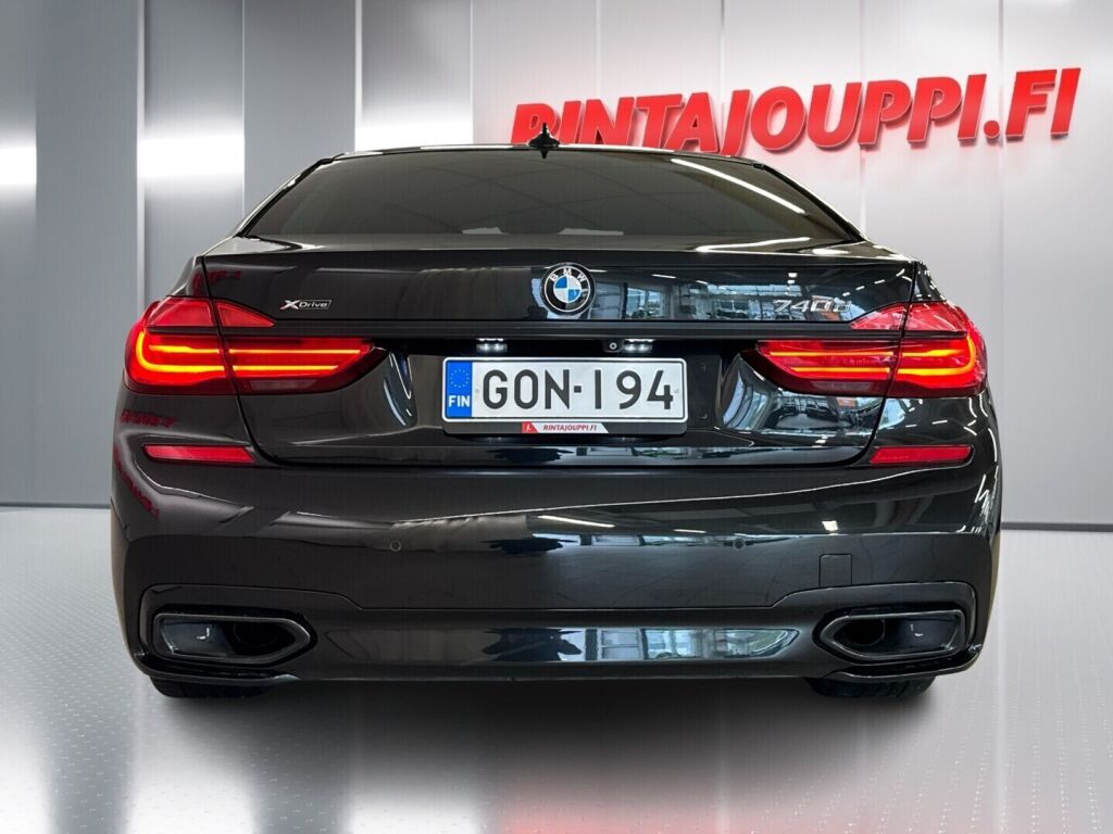 BMW 740 2016 Musta