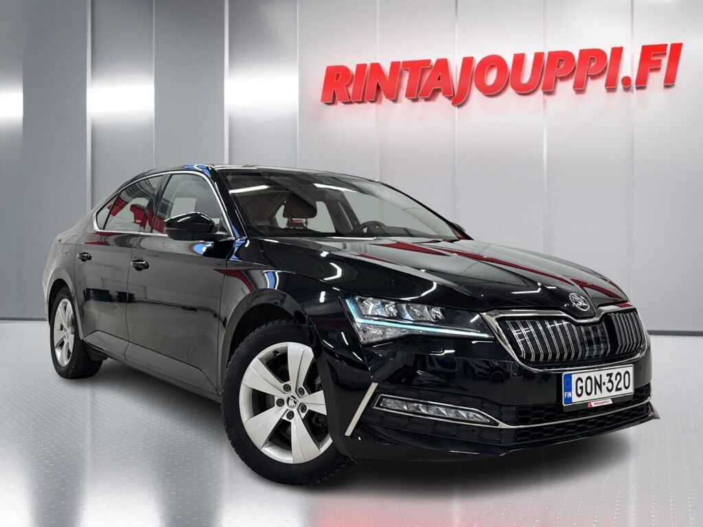Skoda Superb 2021 Musta