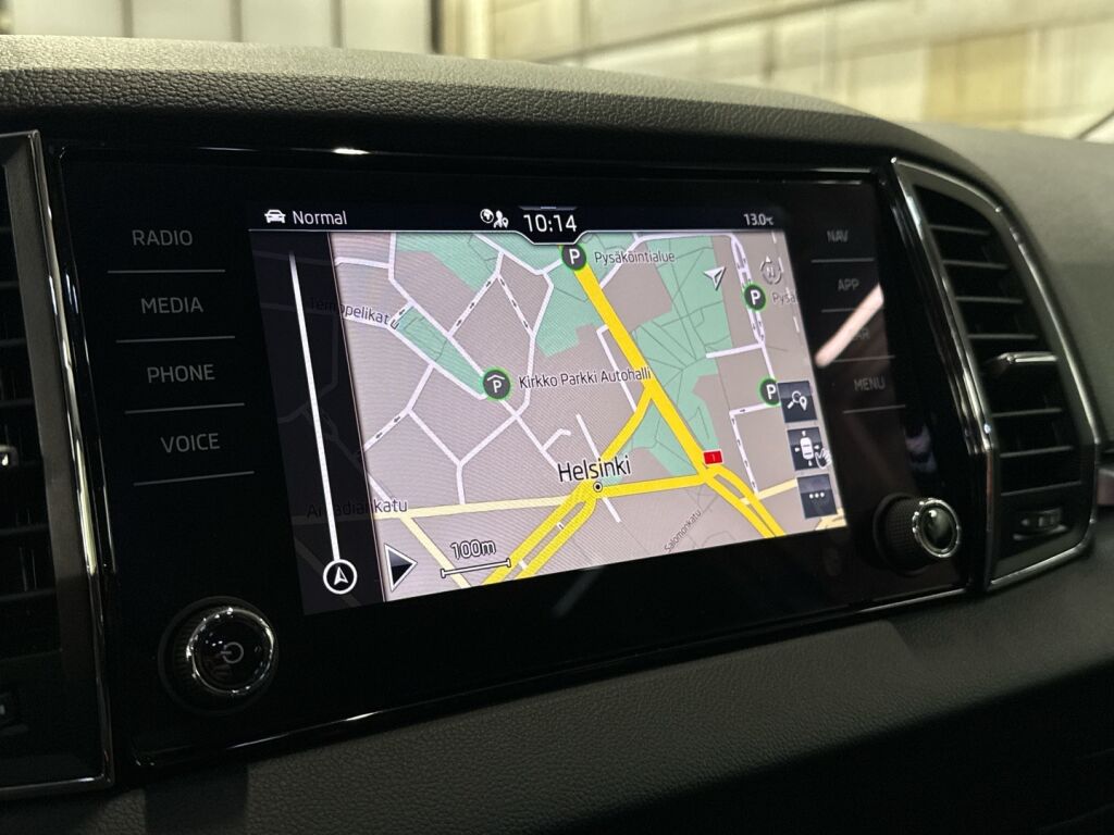 Skoda Karoq 2021 Valkoinen