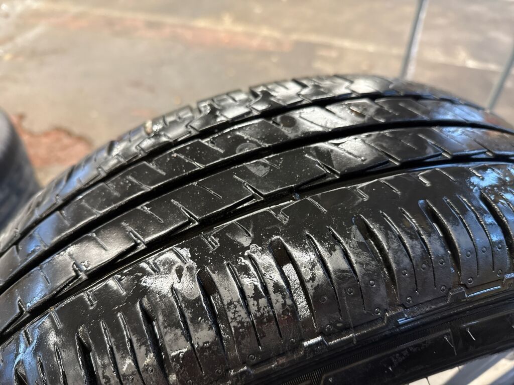 Skoda Karoq 2021 Valkoinen