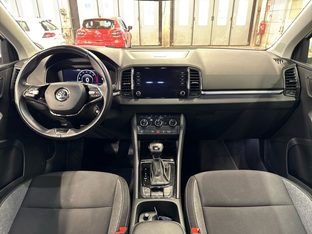 Skoda Karoq 2021 Valkoinen