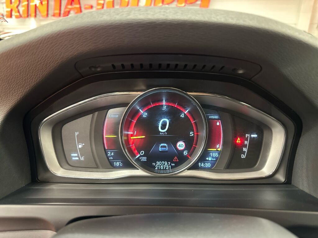 Volvo V60 2015 Musta