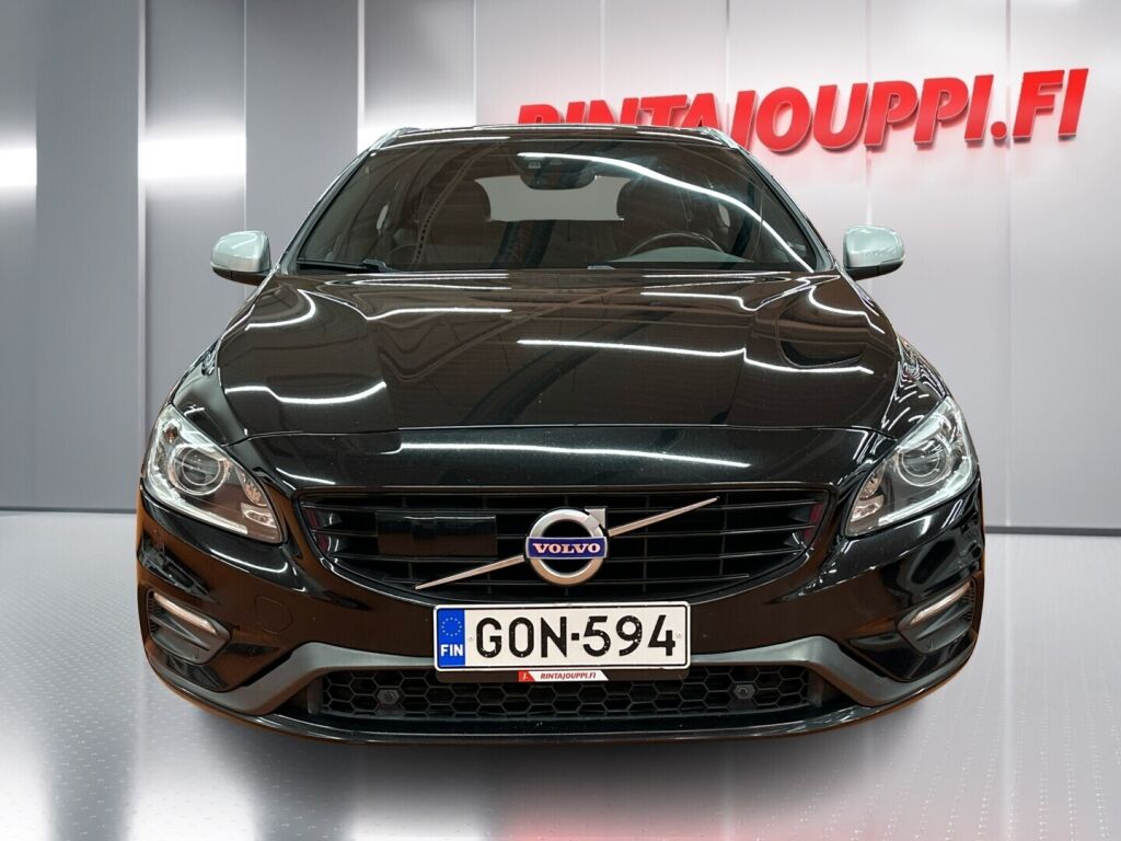 Volvo V60 2015 Musta