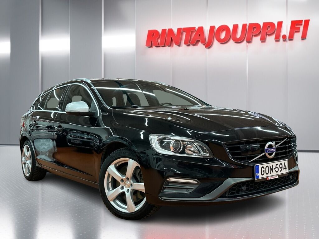 Volvo V60 2015 Musta