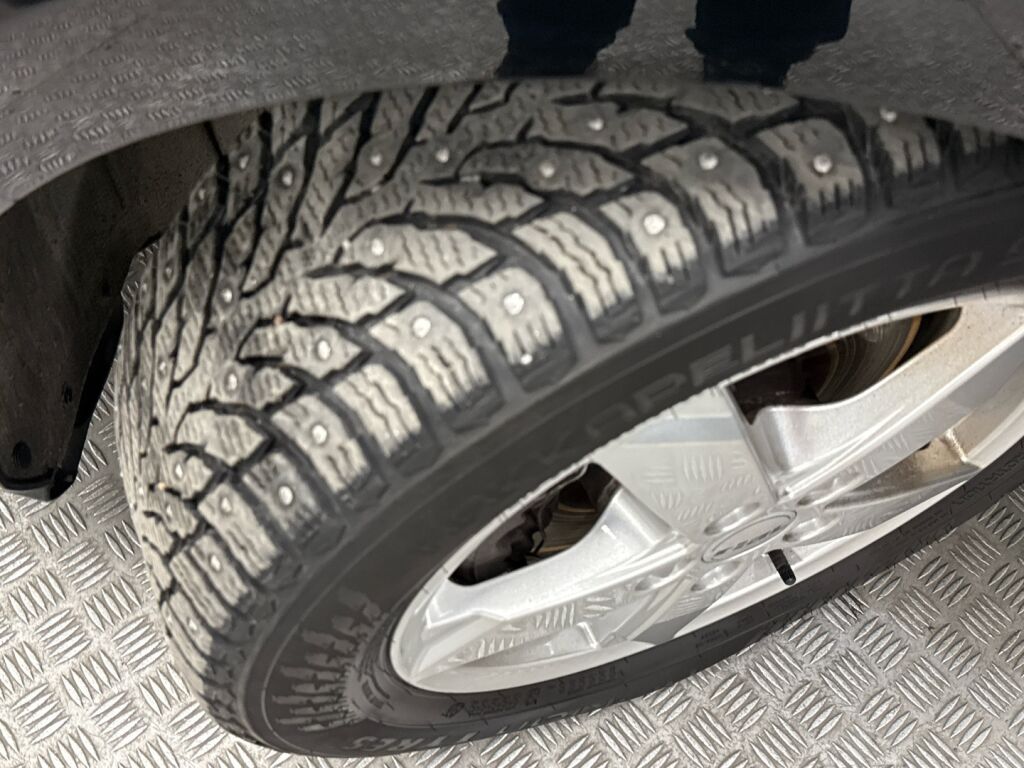 Ford Focus 2021 Musta