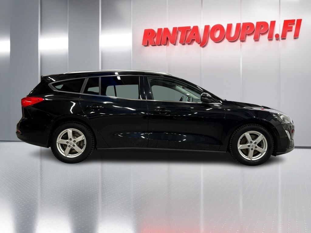 Ford Focus 2021 Musta