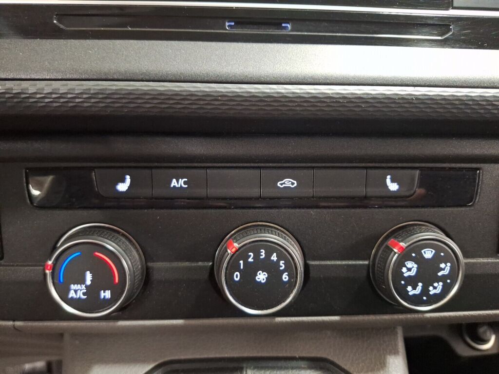 Volkswagen Transporter 2021 Valkoinen