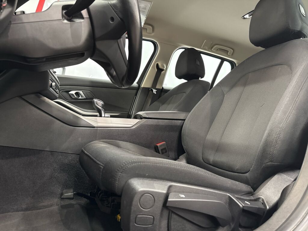 BMW 320 2021 Valkoinen