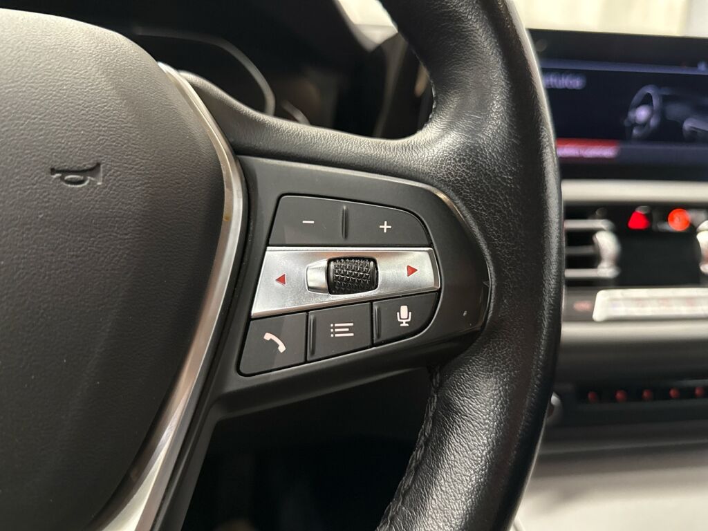 BMW 320 2021 Valkoinen