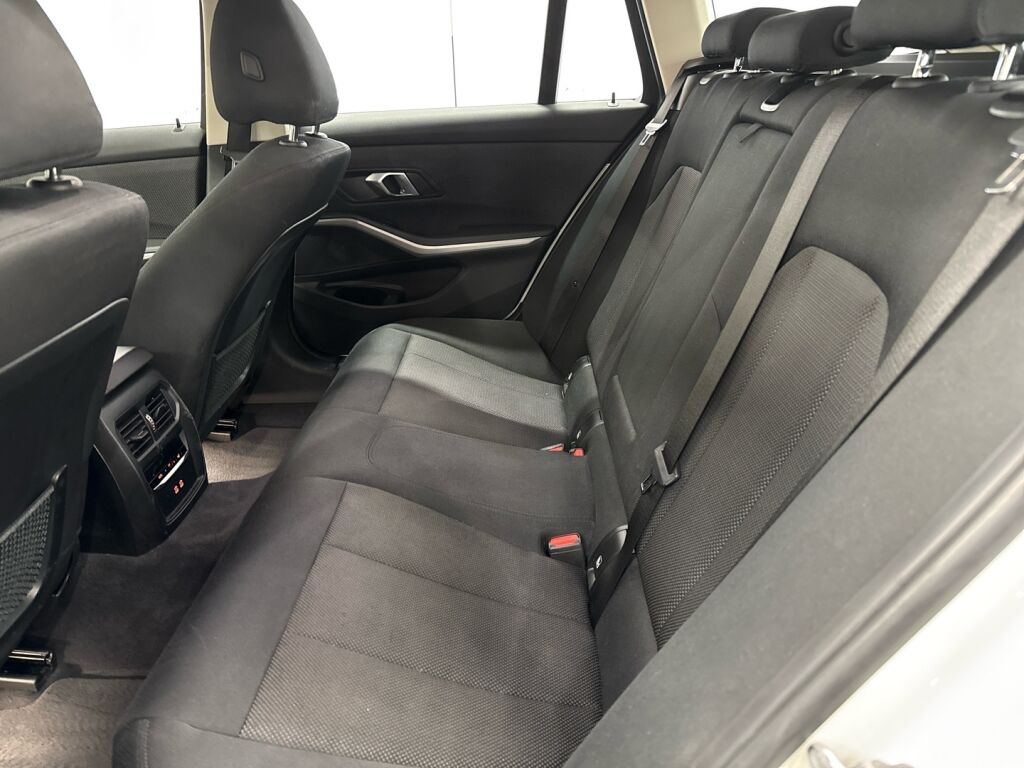 BMW 320 2021 Valkoinen