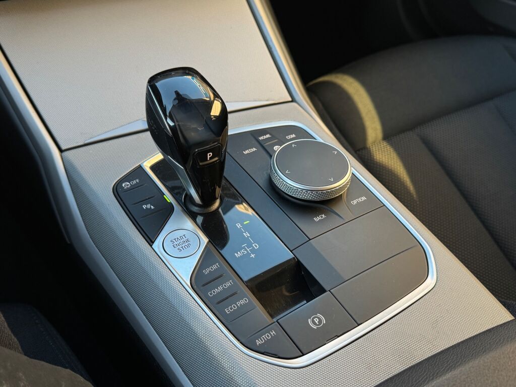 BMW 320 2021 Valkoinen