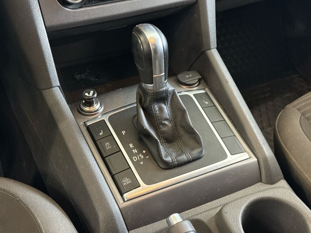 Volkswagen Amarok 2016 Musta