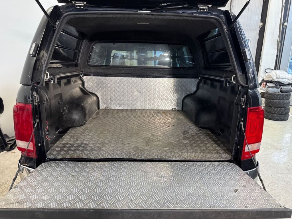 Volkswagen Amarok 2016 Musta