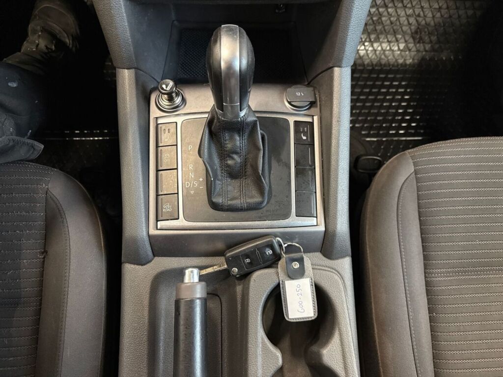 Volkswagen Amarok 2016 Musta