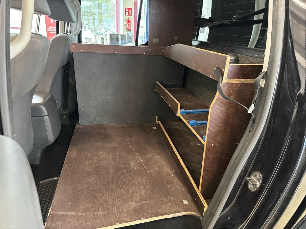 Volkswagen Amarok 2016 Musta