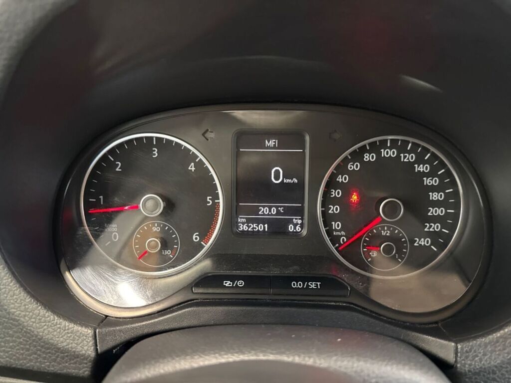 Volkswagen Amarok 2016 Musta